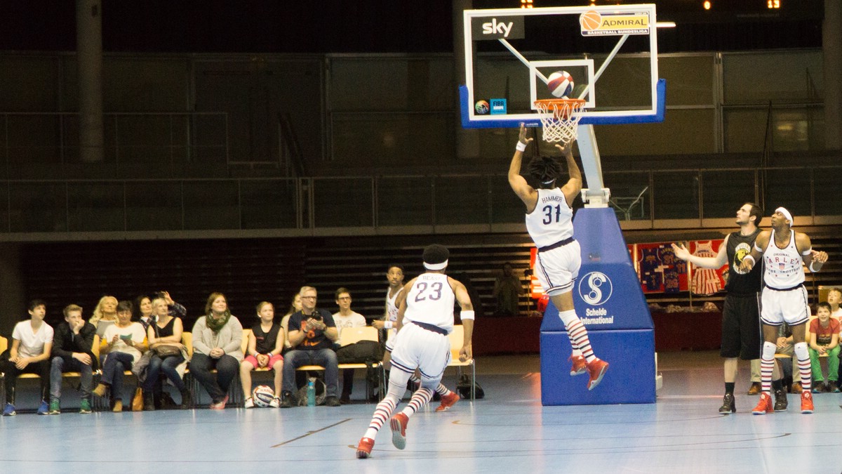 O Fotomagazin / Harlem Globetrotters in der TipsArena 2016